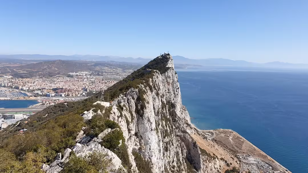 babysitter in Gibraltar - Babysitter in Gibraltar: The Montessori Alternative in Sotogrande