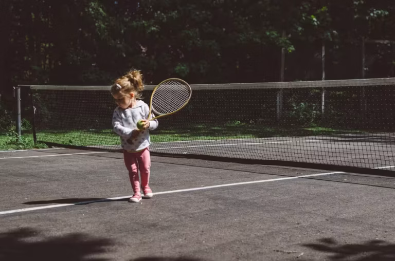 Pádelkurse für Kinder - Pádelkurse für Kinder in Marbella: Ein Montessori-Leitfaden
