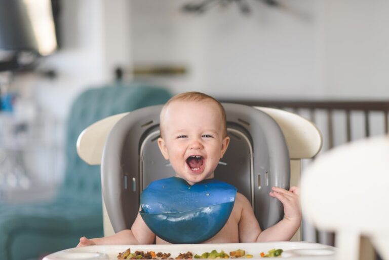 Qué hacer si mi hijo no quiere comer (Guía Montessori para Familias)