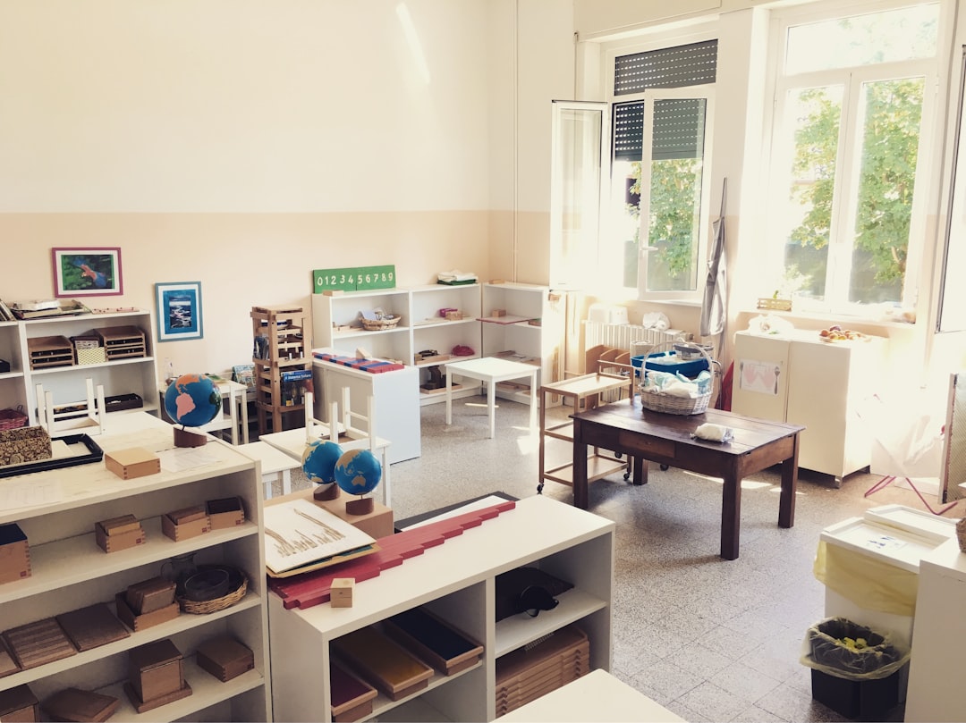 Babysitter in Sotogrande [Montessori Method]: Practical Guide