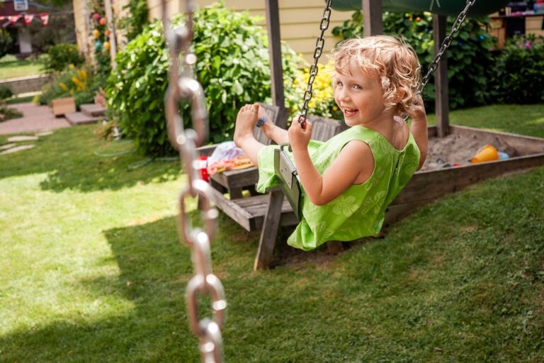 Trabajo Montessori al aire libre en verano: ideas para el ambiente preparado fuera del aula