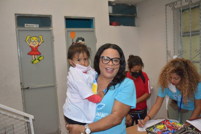 Babysitter in Casares: Die Montessori-Perspektive auf die Kinderbetreuung