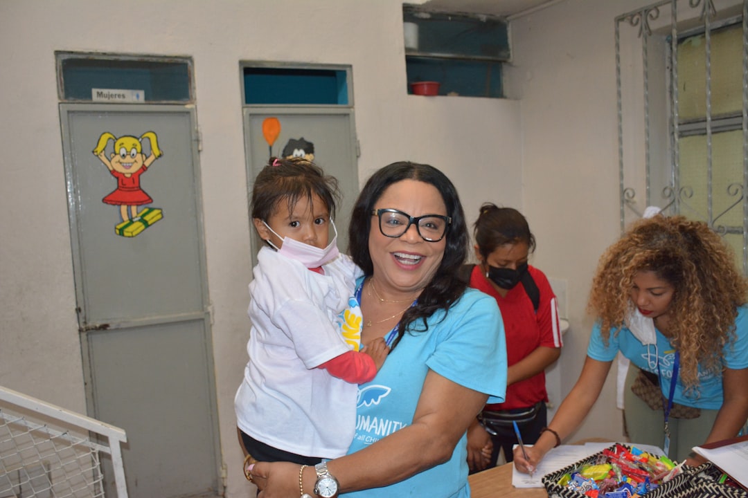 Babysitter in Casares: Die Montessori-Perspektive auf die Kinderbetreuung