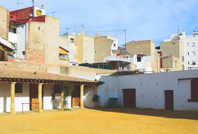 Niños en el patio de un colegio internacional en la Costa del Sol