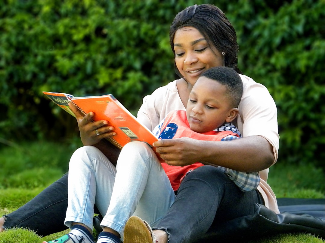 especialista en habla infantil bilingüe - Lectura compartida que refuerza ambos idiomas