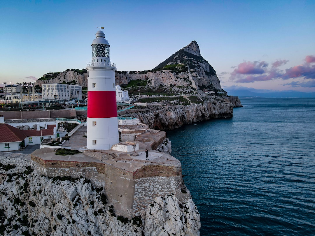 matricular hijo en colegio de españa viviendo en gibraltar - Aula bilingüe con materiales Montessori para niños internacionales