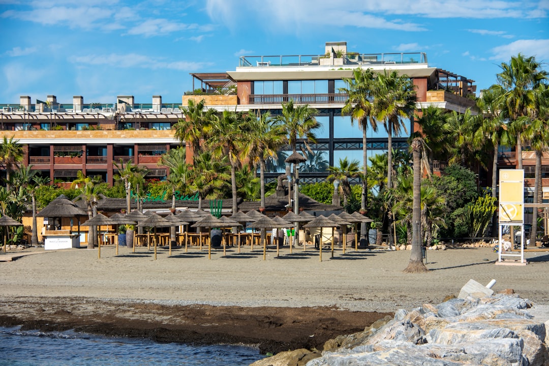 escuela internacional zona Marbella - Vista de Sotogrande, sede de IMS, con entorno seguro y familiar
