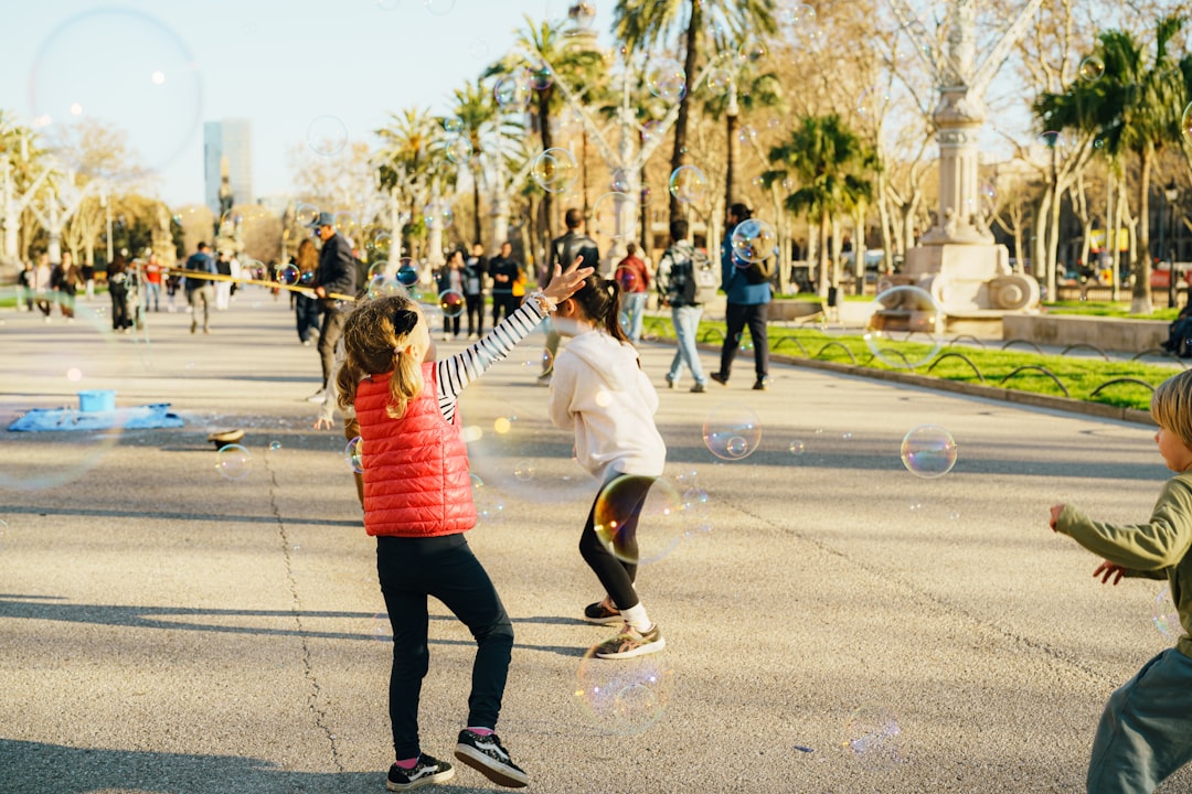 mejores colegios en la duquesa - Aprendizaje activo al aire libre en un colegio bilingüe