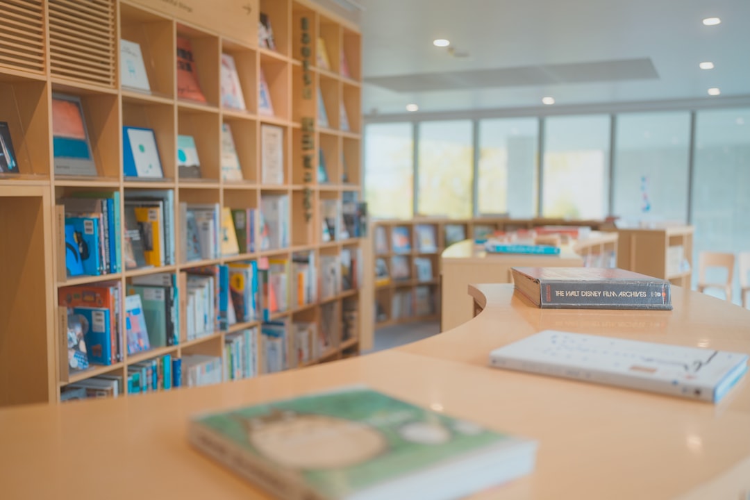 mejores colegios en marbella - Aula bilingüe con materiales Montessori auténticos