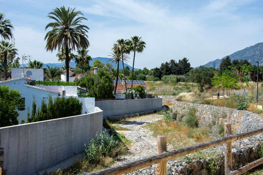 mejores colegios en puerto banús - Materiales Montessori auténticos para el desarrollo sensorial