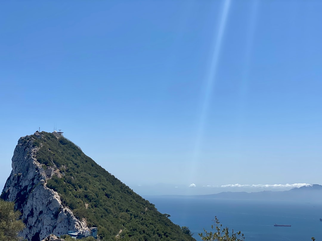 mejores guarderías en gibraltar - La Roca de Gibraltar, punto de partida de muchas familias hacia Sotogrande