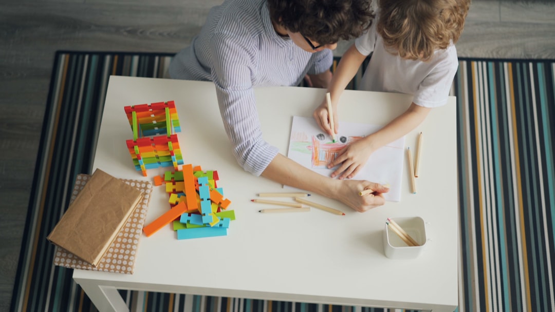 Cómo hacer que mi hijo obedezca [Método Montessori]