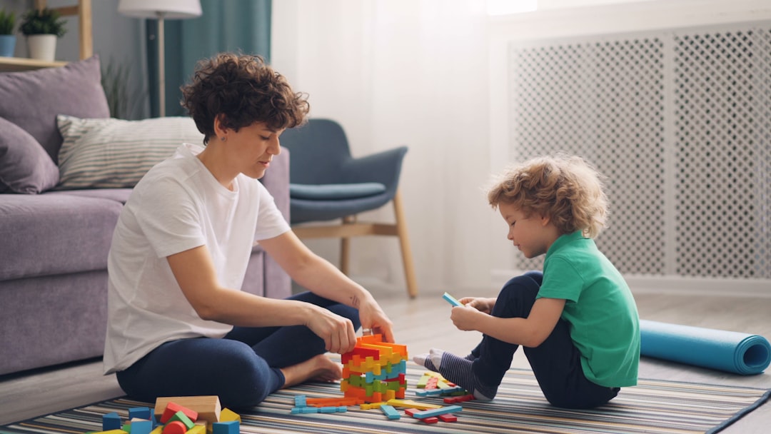 Mi hijo es muy tímido: consejos Montessori para padres (Guía Práctica)