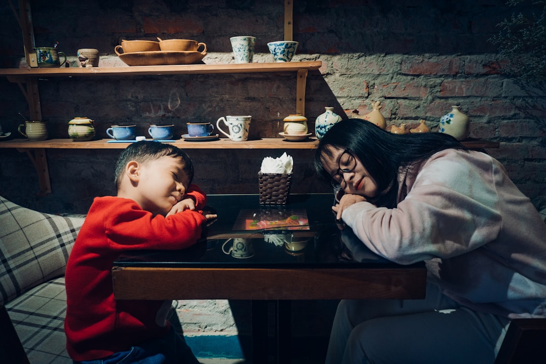 Mi hijo está deprimido: claves Montessori para acompañar [Guía]