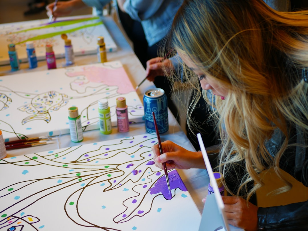 children painting