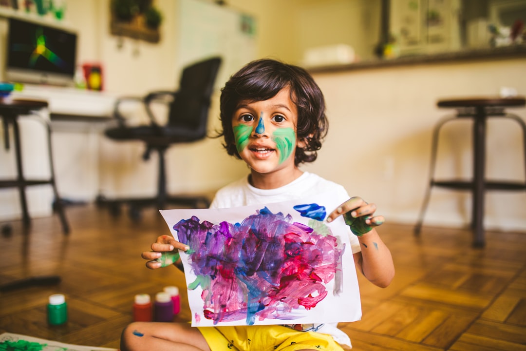 children painting