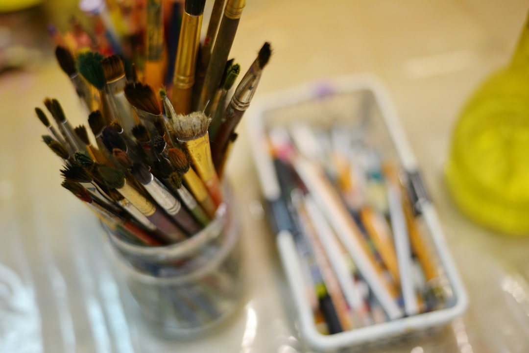 children painting