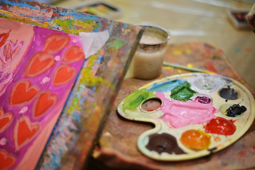 children painting