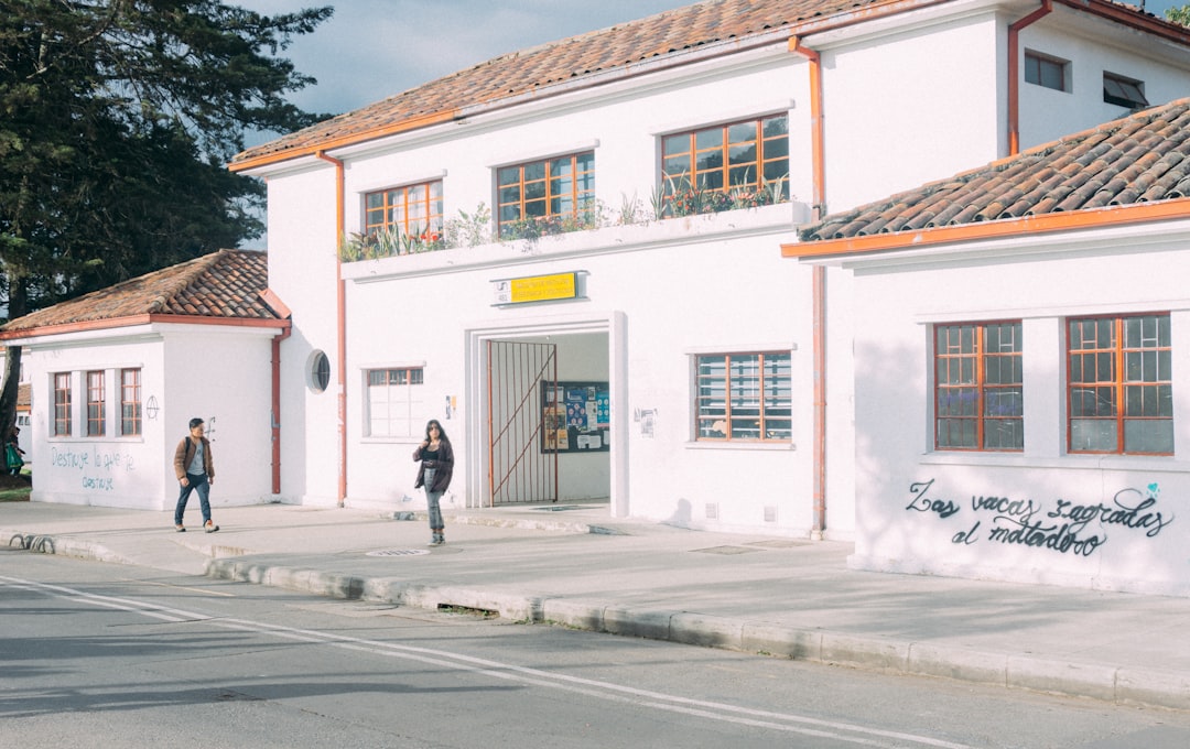 Cómo solicitar plaza colegio Montessori Sotogrande: guía paso a paso [2026]