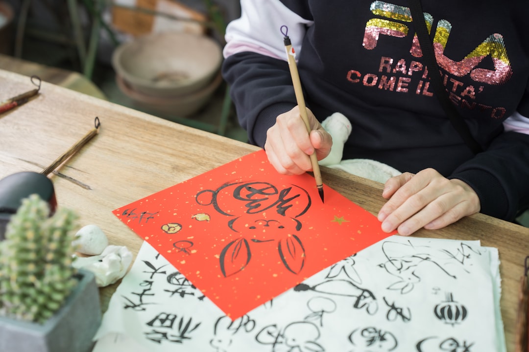 children painting