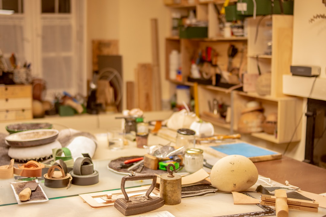 guardería bilingüe en Marbella centro - Aula Montessori con materiales sensoriales para primera infancia