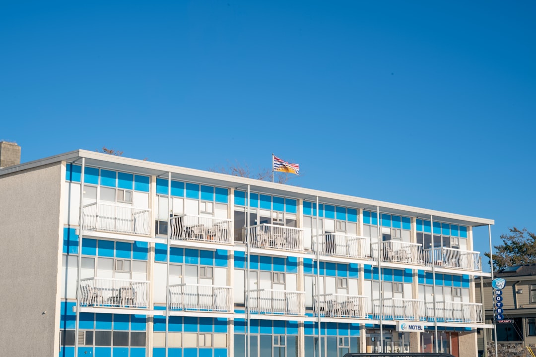 centro infantil bilingüe en Marbella - Instalaciones de IMS Sotogrande en un día soleado