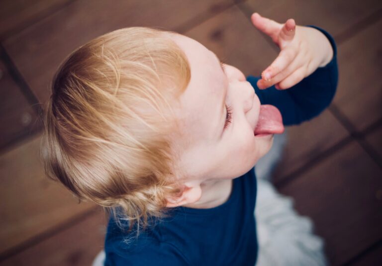 Montessori Schule - Montessori Sprachentwicklung: Sprechen & Schreiben lernen