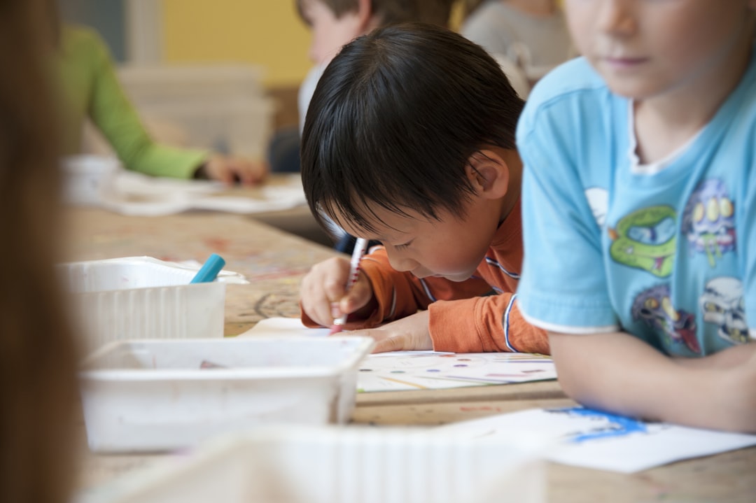 pedagogía Montessori y ciencia del cerebro - Aprendizaje manipulativo: la clave neurocientífica del método Montessori