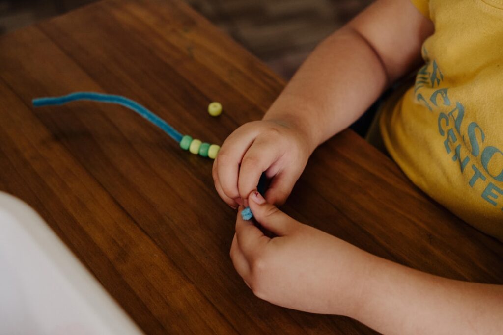 internationale Montessori Schule Costa del Sol - Internationale Montessori Schule Costa del Sol: Warum konkrete Materialien das Lernen fördern