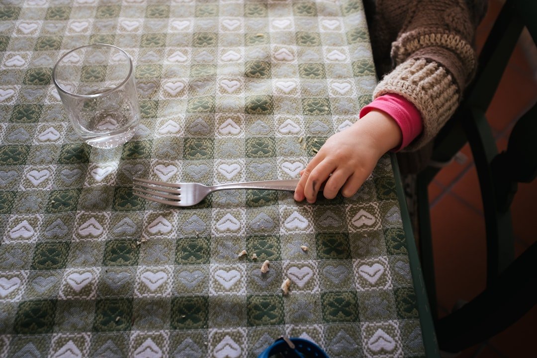 picky eating children - Picky Eating in Children: Montessori Strategies for Expats | IMS Sotogrande