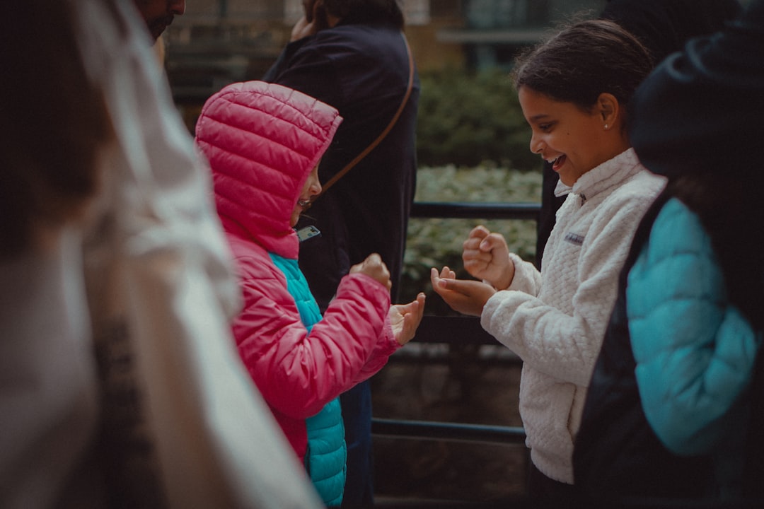 compartir con otros - Compartir se aprende jugando, sin prisa y con adultos que respetan el ritmo del niño.