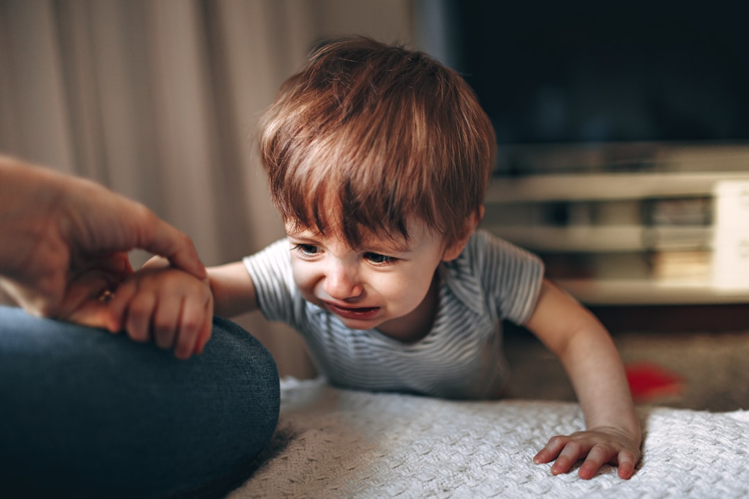 Montessori Schule Sotogrande - Kindliche Aggressivität: Ursachen, Montessori-Strategien für Zuhause & Schule | IMS Sotogrande