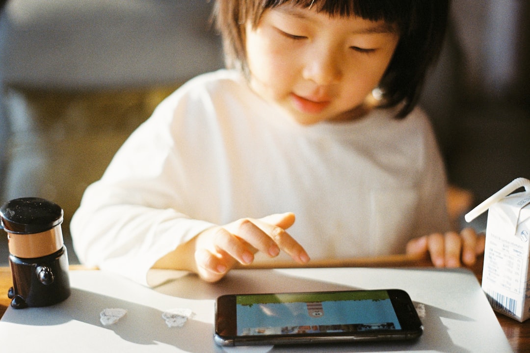 Handynutzung Kinder - Handynutzung bei Kindern: Evidenzbasierte Eltern-Guide für gesunde Bildschirmzeit