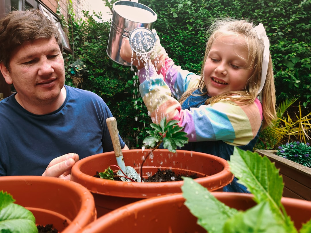 guarderías con jardín y huerto en Estepona - Huerto escolar como herramienta pedagógica para niños pequeños