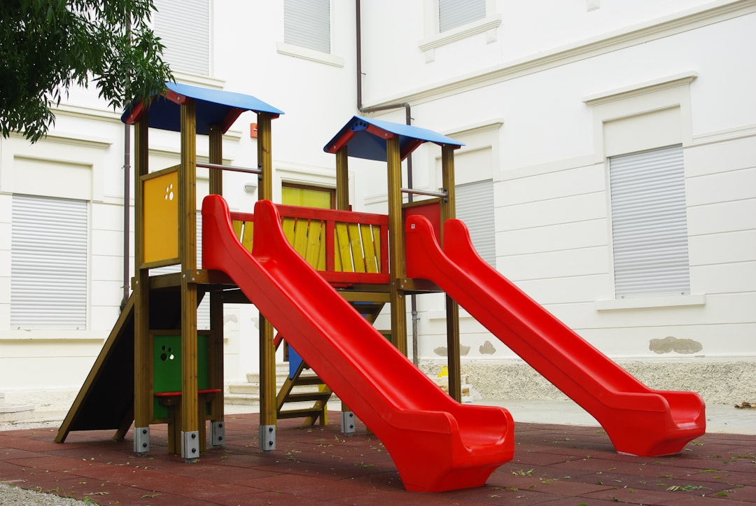 centros infantiles de calidad - Espacio luminoso y accesible pensado para la autonomía infantil