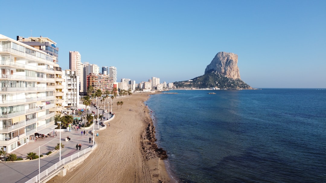 centros de cuidado infantil en Gibraltar - city buildings near sea under blue sky during daytime