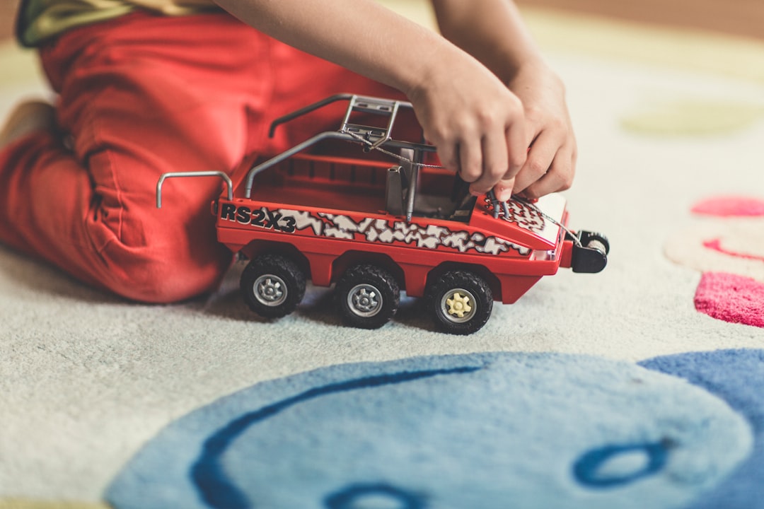 guarderías en manilva - Exploración sensorial en un ambiente Montessori