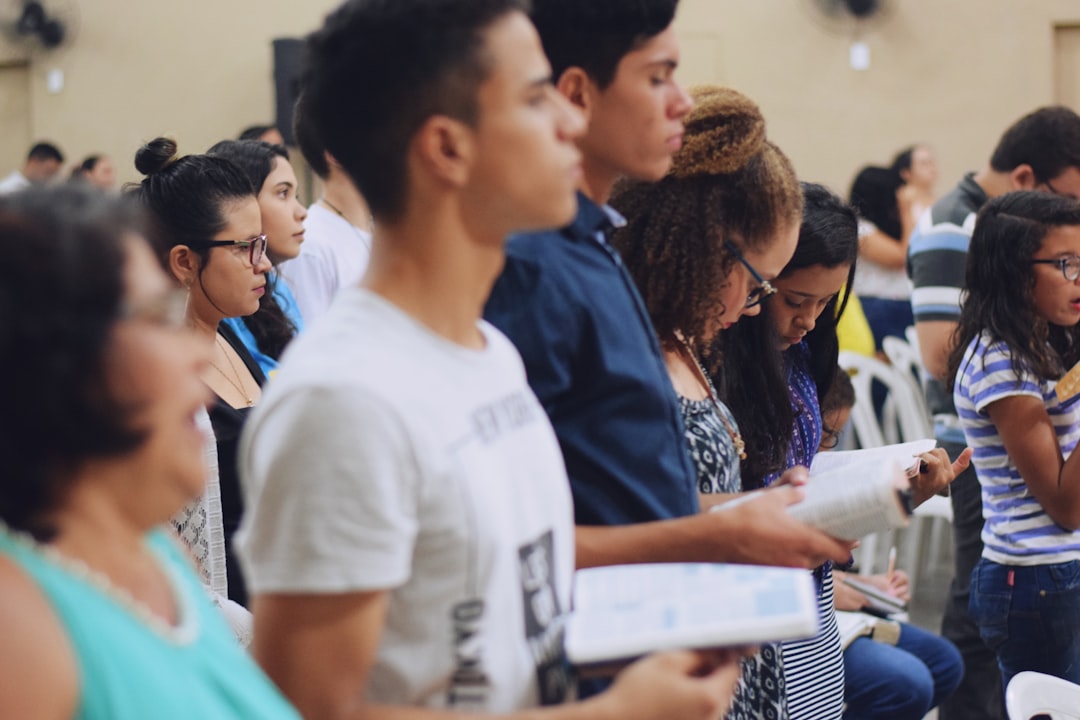 guarderías en manilva - Familias visitando el colegio y descubriendo el entorno