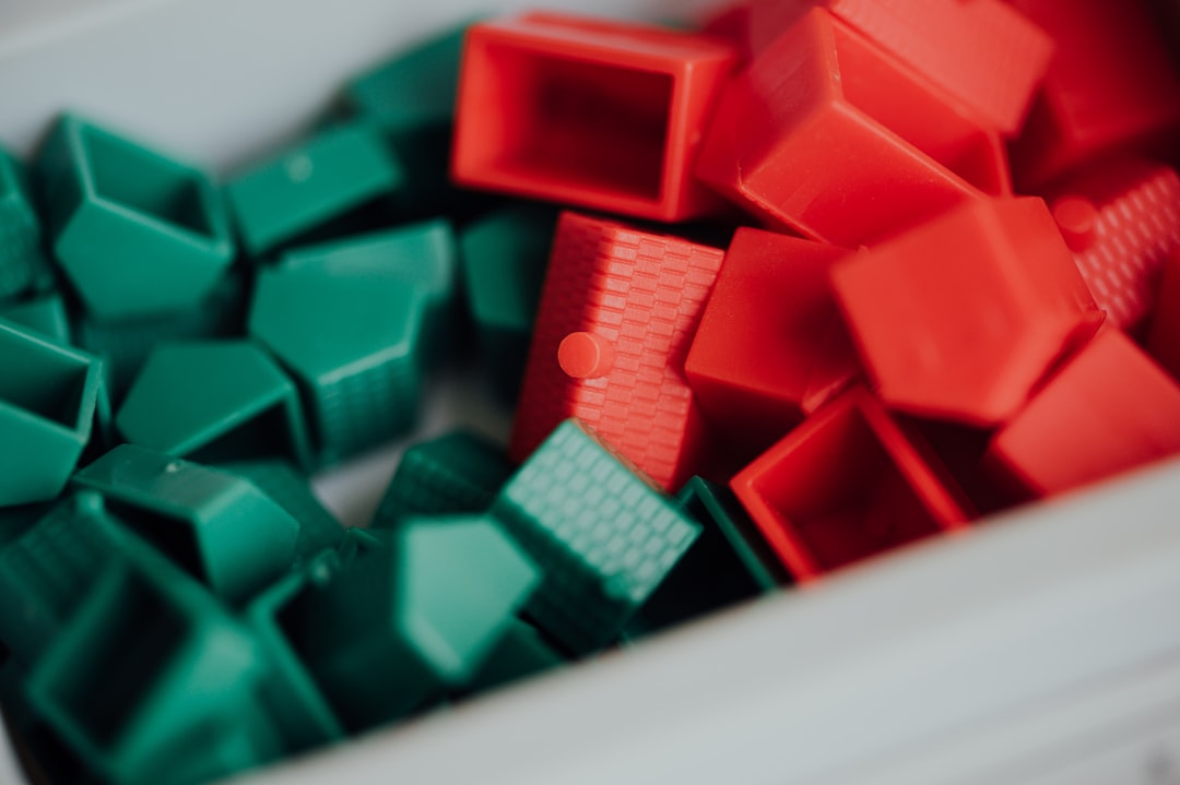 colegio Montessori en la zona de Gibraltar - Materiales Montessori sensoriales para el desarrollo infantil