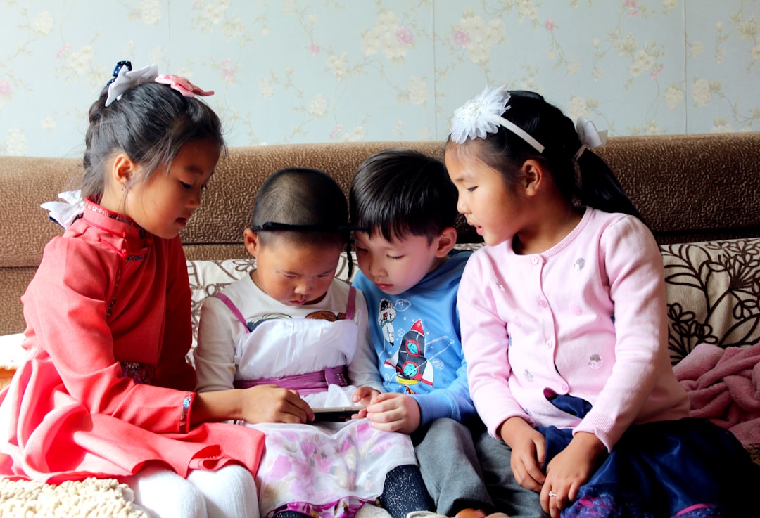 centro Montessori en la Duquesa - Niños aprendiendo en un entorno bilingüe español-inglés