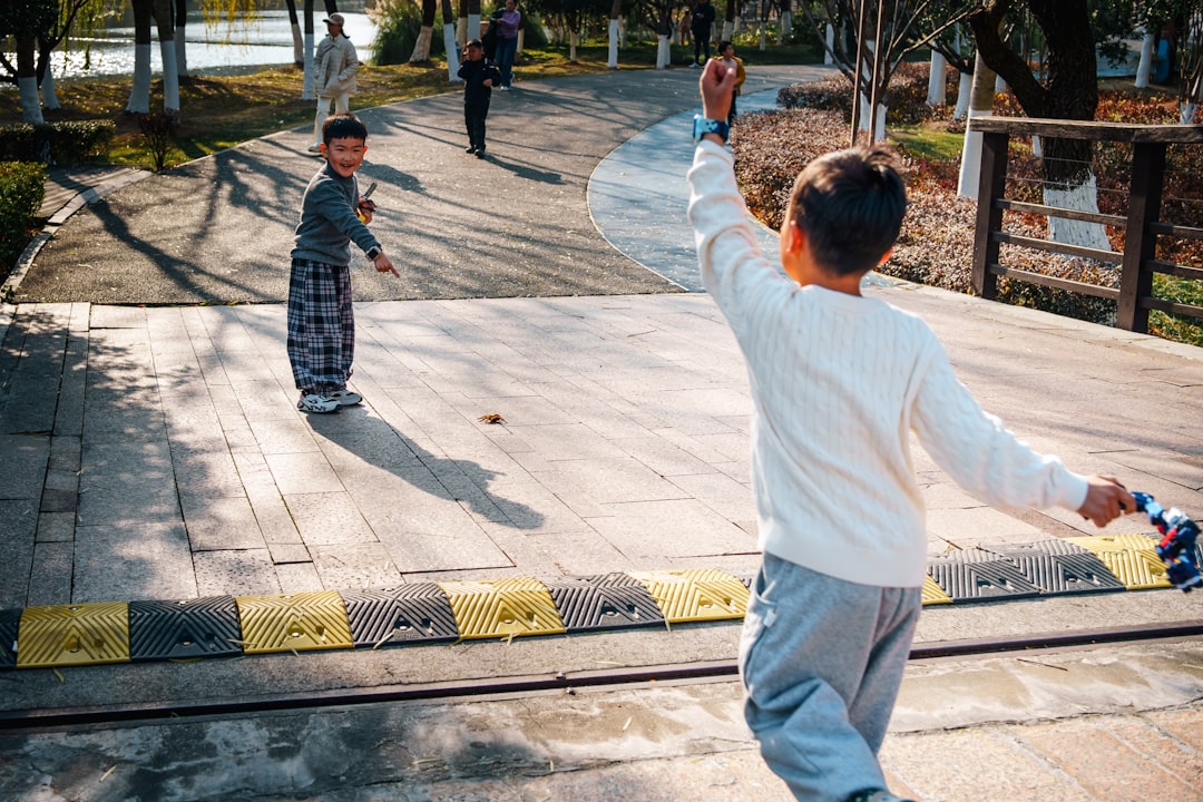Mejor guardería Montessori en San Roque - Actividades al aire libre en un colegio Montessori bilingüe