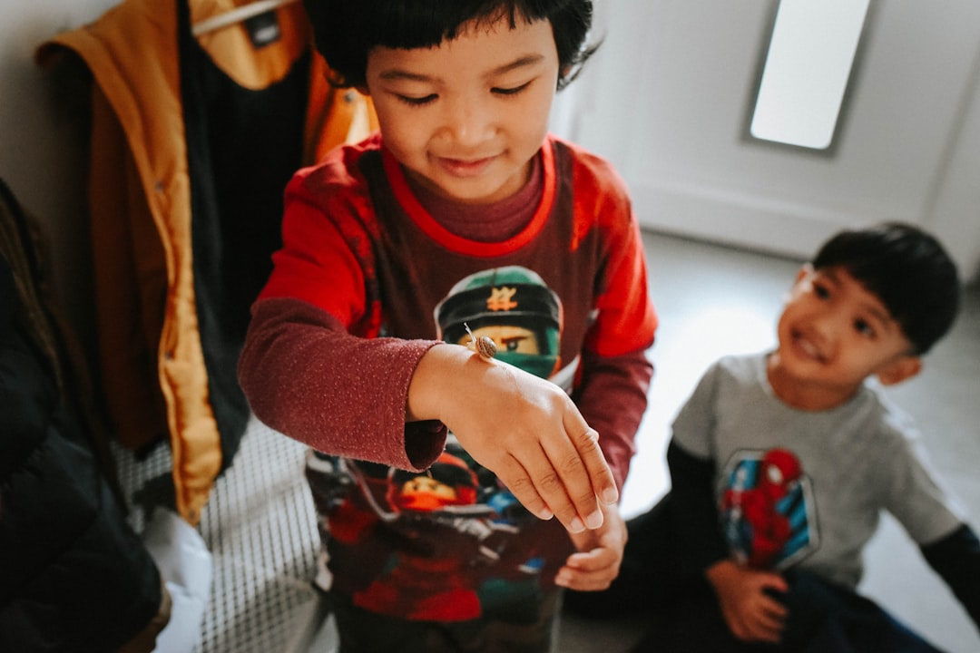 Mejor guardería Montessori en Algeciras - Aula bilingüe donde niños aprenden jugando en dos idiomas