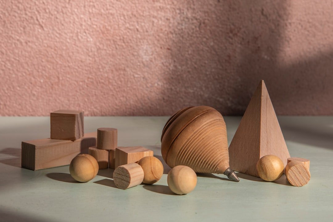 guardería Montessori en Gibraltar - Materiales sensoriales Montessori que estimulan el desarrollo infantil