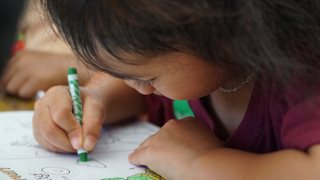 Mejor educación infantil Montessori en Estepona - Niños aprendiendo en un ambiente bilingüe de inmersión