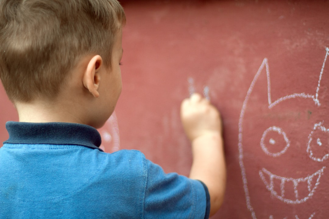 colegio Montessori Campo de Gibraltar - Familia internacional durante una visita al colegio