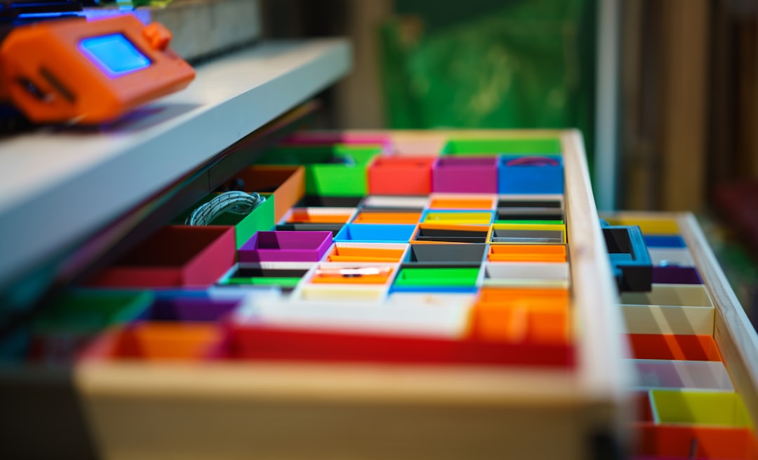 colegio Montessori en Gibraltar - Materiales Montessori originales de matemáticas sensoriales