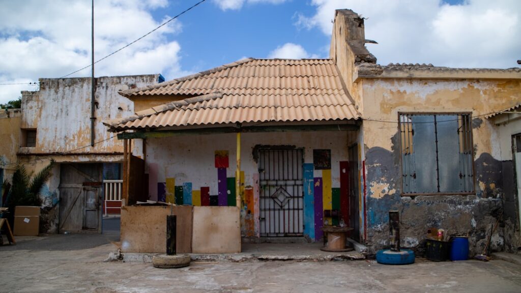 Ambiente preparado en una Casa de Niños Montessori con materiales clásicos.