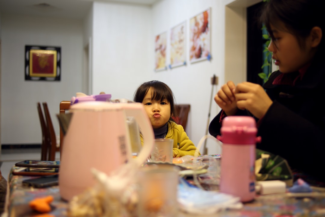 Casa de Niños Montessori - Materiales sensoriales Montessori: cilindros con picos