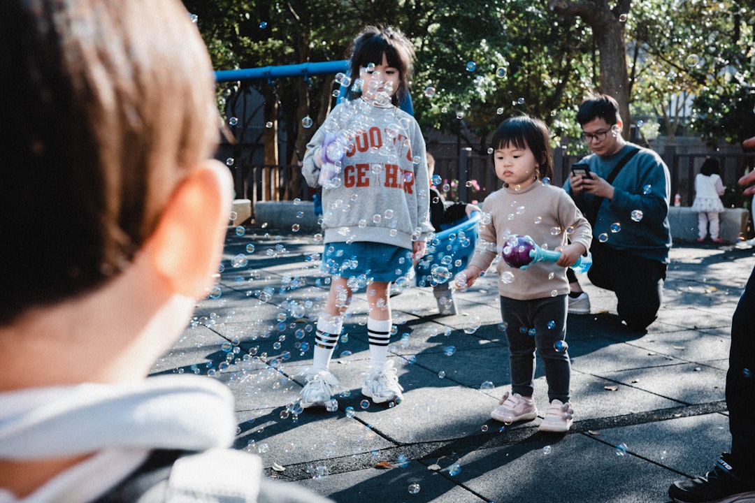 Casa de Niños Montessori en Sabinillas - El juego al aire libre forma parte del día a día en la Casa de Niños.