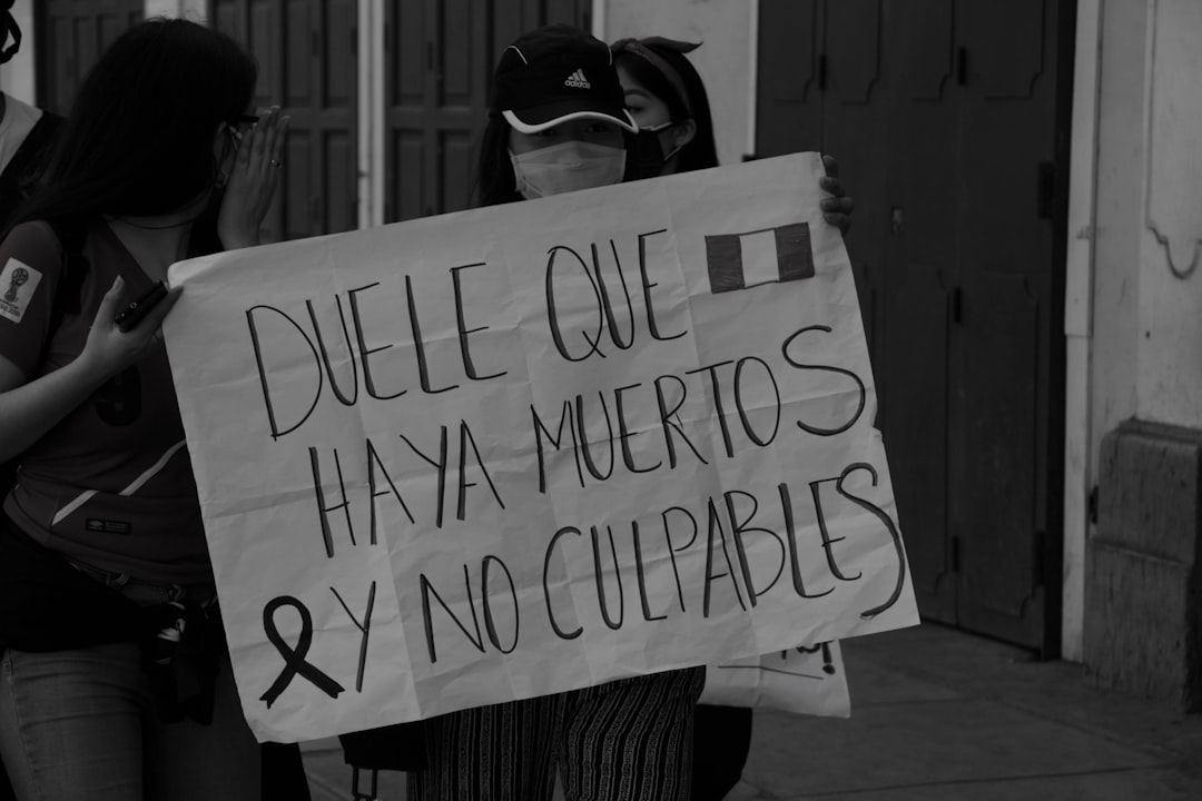 niño desobediente - En el aula Montessori, los límites claros y el ambiente preparado reducen los conflictos